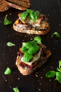 toast-met-steak-taleggio-zout-mierikswortelsaus