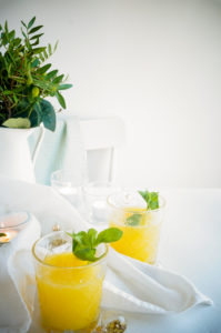 Mocktail met passievrucht en citrus