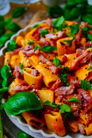 Pasta Met Spekjes En Romige Tomatensaus Elien S Cuisine